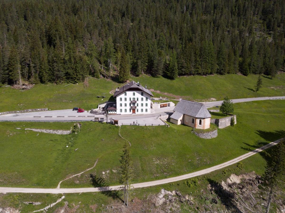 Ristorante Rifugio Ospitale Hotel Cortina d'Ampezzo Ngoại thất bức ảnh