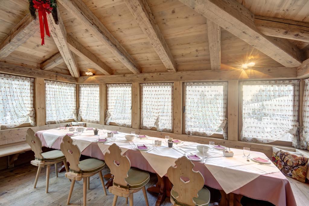 Ristorante Rifugio Ospitale Hotel Cortina d'Ampezzo Ngoại thất bức ảnh